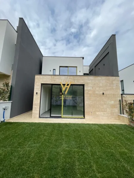 Tirane, shitet Vile 3 Katshe Kati 0, 346 m² 750.000 € (LIQENI I FARKES)