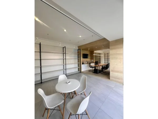 Durres, jepet me qera dyqan , 105 m² 1.100 € (Stadiumi Niko Dovana , Durres .)