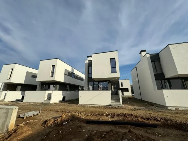 Hamallaj, shitet Vile 3+1+Ballkon Kati 2, 139 m² 400.000 € (Gjiri i Lalezit)