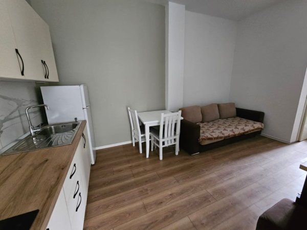 Tirane, jepet me qera apartament 1+1+Aneks Kati 1, 40 m² 350 € (rruga e dibres)