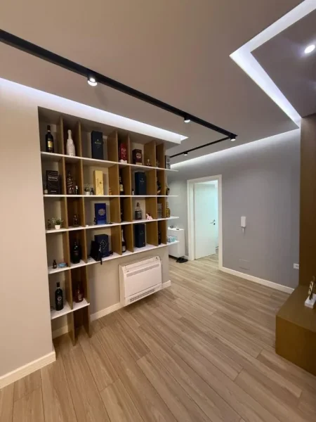 Tirane, shitet apartament 3+1+Ballkon Kati 3, 133 m² 320.000 € (liqeni i that)