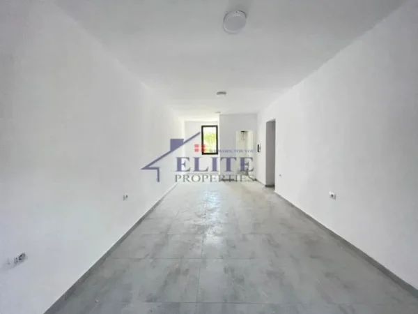 Tirane, jepet me qera ambjent biznesi Kati 0, 69 m² 550 € (Stadiumi Dinamo)