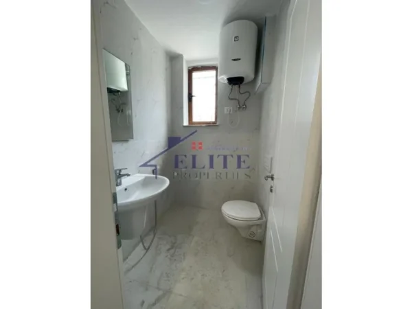 Tirane, jepet me qera ambjent biznesi Kati 0, 69 m² 550 € (Stadiumi Dinamo)