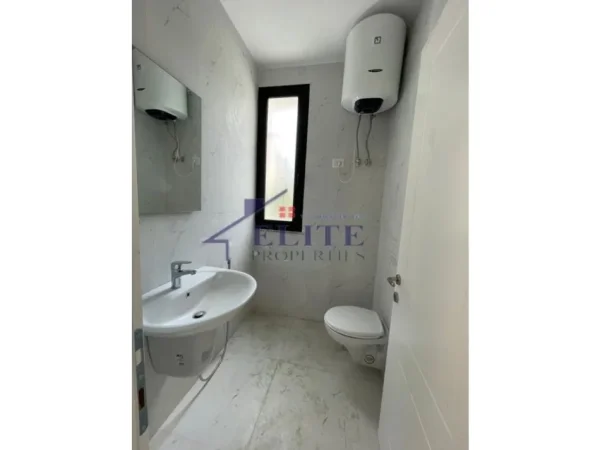 Tirane, jepet me qera ambjent biznesi Kati 0, 69 m² 550 € (Stadiumi Dinamo)