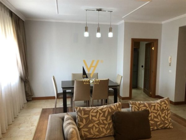 Tirane, jepet me qera apartament 3+1+Ballkon Kati 6, 150 m² 1.050 € (MYSLYM SHYRI)