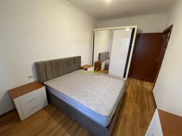 Tirane, jepet me qera apartament 1+1 Kati 8, 60 m² 450 € (ASTIR)