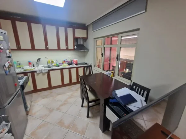 Tirane, shitet apartament 2+1 Kati 4, 86 m² 120.000 € (Casa italia)
