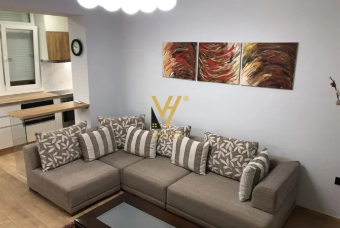 Tirane, jepet me qera apartament 1+1+Ballkon Kati 2, 65 m² 630 € (MYSLYM SHYRI)