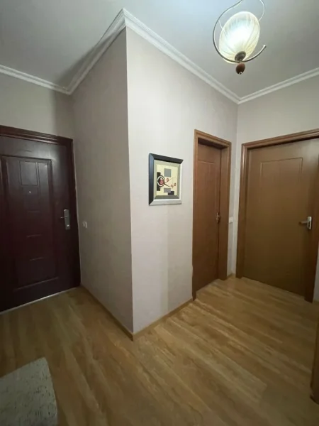 Tirane, jepet me qera apartament 2+1 Kati 4, 100 m² 450 € (BESIM ALLA)