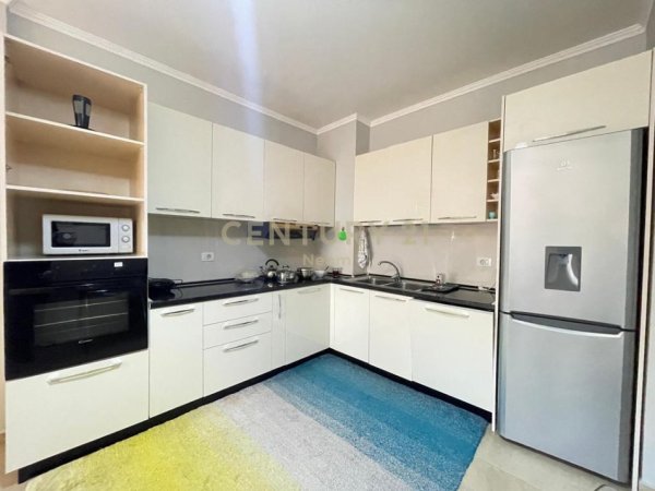 Tirane, jepet me qera apartament 2+1 Kati 1, 96 m² 700 € (LIQENI TE THATE)