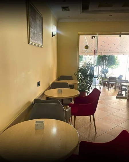 Tirane, shitet bar-kafe Kati 0, 64 m² 196.000 € (RRUGA ASIM VOKSHI HARRY FULZ)