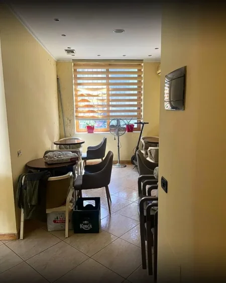 Tirane, shitet bar-kafe Kati 0, 64 m² 196.000 € (RRUGA ASIM VOKSHI HARRY FULZ)