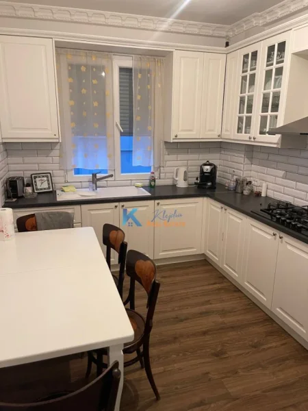 Tirane, jap me qera apartament 2+1+Aneks Kati 2, 110 m² 650 € (Selite, afer Universitetit Marin Barleti)