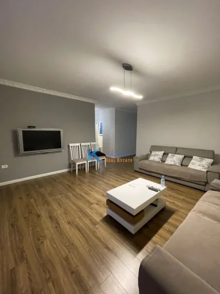 Tirane, jap me qera apartament 2+1+Aneks Kati 2, 110 m² 650 € (Selite, afer Universitetit Marin Barleti)