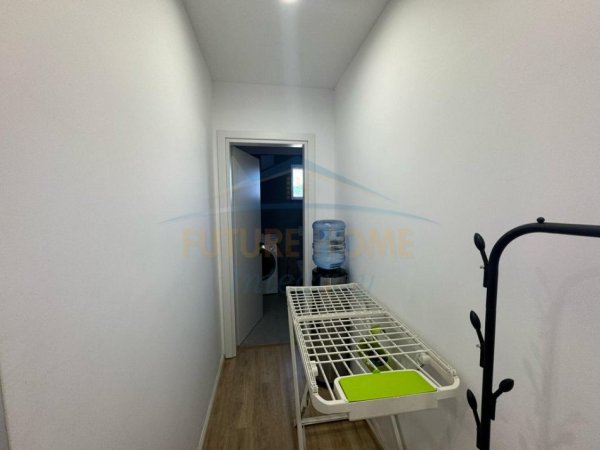 Tirane, jepet me qera garsonier 1+1 Kati 9, 30 m² 450 € (Rruga Petro Nini Luarasi)