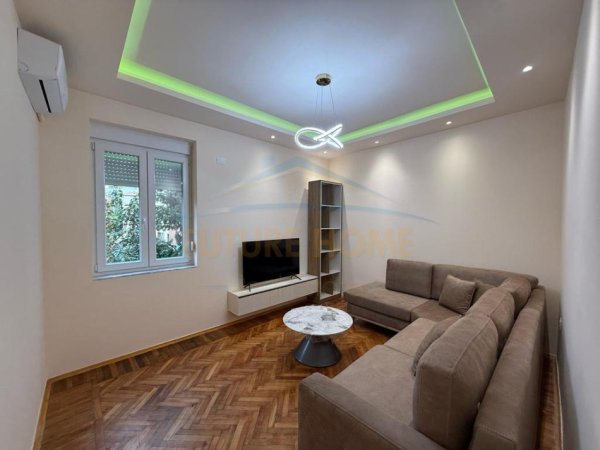 Tirane, jepet me qera apartament 1+1 Kati 3, 73 m² 600 € (Medreseja)
