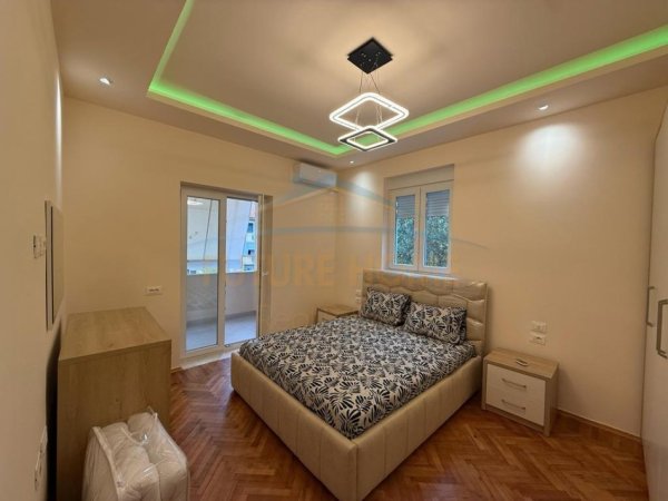 Tirane, jepet me qera apartament 1+1 Kati 3, 73 m² 600 € (Medreseja)