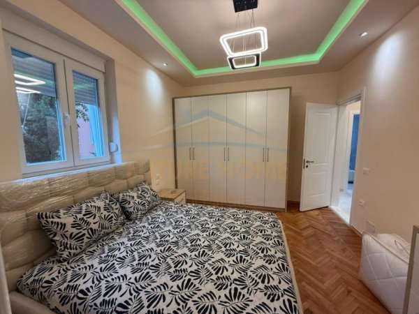 Tirane, jepet me qera apartament 1+1 Kati 3, 73 m² 600 € (Medreseja)