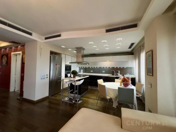 Tirane, shitet apartament 3+1+2+3 poste parkimi,Kati 10, 156 m² 387.000 € (Rruga Dibres, kompleksi Halili)