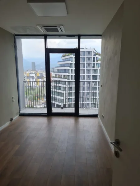Tirane, jepet me qera zyre Kati 4, 140 m² 1.600 € (Lake View Residence)