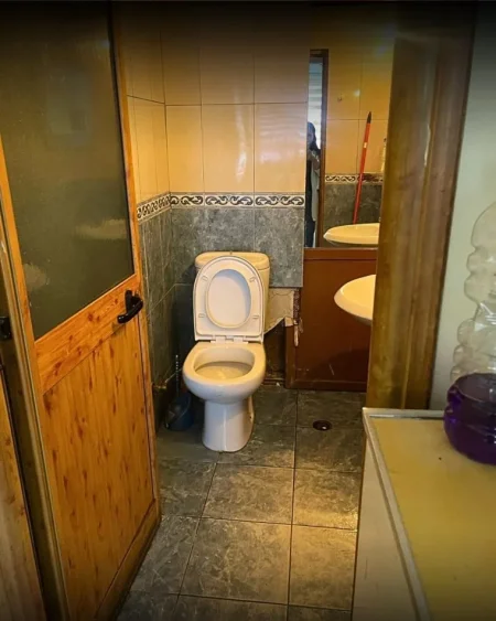 Tirane, shes lokal Kati 0, 64 m² 196.000 € (Harry fultz)