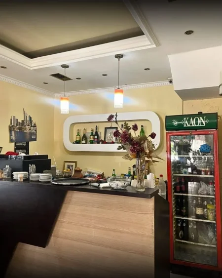 Tirane, shes lokal Kati 0, 64 m² 196.000 € (Harry fultz)