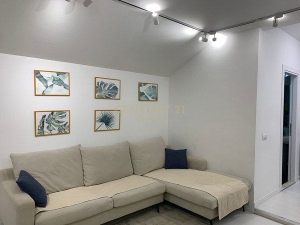 Tirane, jepet me qera apartament 1+1 Kati 7, 70 m² 550 € (21 Dhjetori)