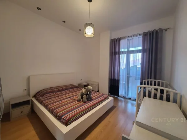 Tirane, jepet me qera apartament 1+1 Kati 9, 89 m² 400 € (Astir)