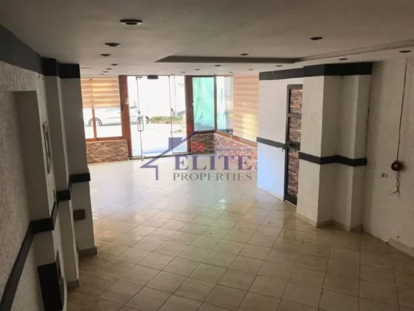 Tirane, jepet me qera ambjent biznesi Kati 2, 110 m² 600 € (Ish Uet-ja)