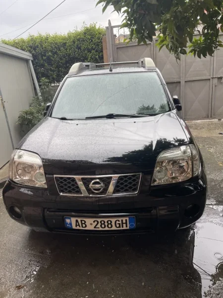 Tirane, shitet makine Nissan X-Trail 4x4 Nafte, e zeze manuale Kondicioner 271.979 km 5,500 €