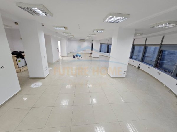 Tirane, jepet me qera zyre Kati 6, 290 m² 3.000 € (Rruga e Dibres)
