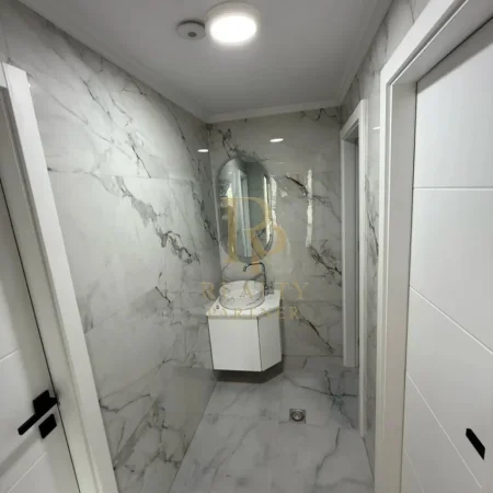 Tirane, jepet me qera ambjent biznesi Kati 0, 188 m² 2.000 € (Liqeni i Thate)