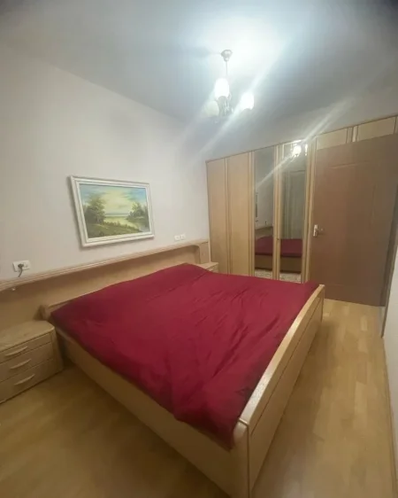 Tirane, jepet me qera apartament 2+1+Ballkon Kati 4, 100 m² 450 € (rruga Besim Alla prane pallateve Cabej ( Yzberisht))