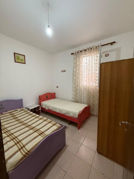 Tirane, jepet me qera apartament 2+1 Kati 0, 110 m² 300 € (Rruga Riza Abazi)