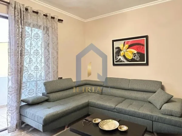 Tirane, jepet me qera apartament 1+1 Kati 6, 75 m² 600 € (Rruga e Dibres)