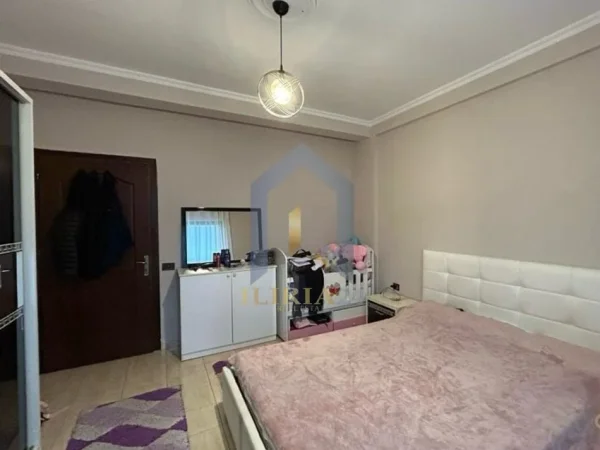 Tirane, jepet me qera apartament 1+1 Kati 6, 75 m² 600 € (Rruga e Dibres)