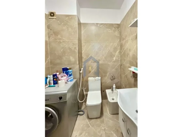Tirane, jepet me qera apartament 1+1 Kati 6, 75 m² 600 € (Rruga e Dibres)