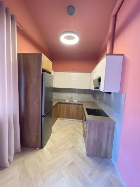 Tirane, jepet me qera apartament 2+1+Aneks+Ballkon Kati 4, 164 m² 900 € (Liqeni i Thate)