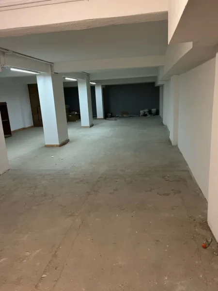 Tirane, shes ambjent biznesi Kati 0, 580 m² 600.000 € (Rruga Riza Cerova)