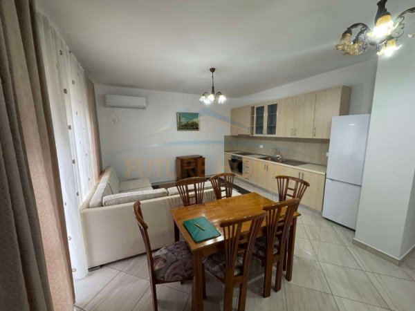 Tirane, jepet me qera shtepi 2+1 , 650 € (UNAZA E RE)