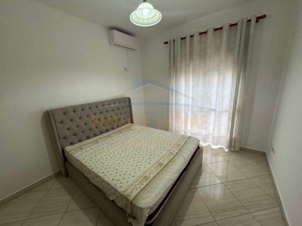 Tirane, jepet me qera shtepi 2+1 , 650 € (UNAZA E RE)