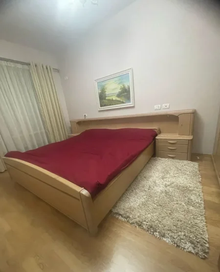 Tirane, jepet me qera apartament 2+1+Ballkon Kati 4, 100 m² 450 € (rruga Besim Alla)