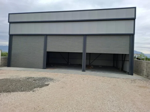 Tirane, jepet me qera magazine Kati 0, 200 m² 1.300 € (Valias)