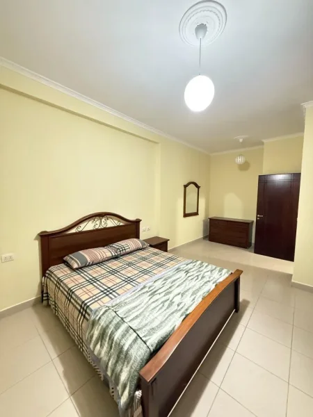 Tirane, jepet me qera apartament 2+1+Ballkon Kati 1, 100 m² 600 € (rruga Don Bosko)