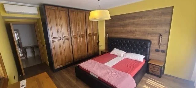 Tirane, jepet me qera apartament 2+1+Ballkon Kati 6, 85 m² 500 € (ASTIR)