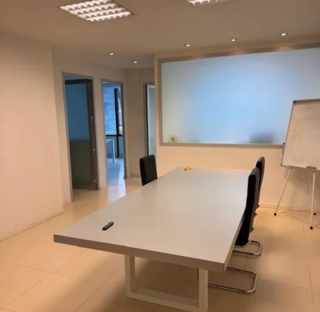 Tirane, jepet me qera zyre Kati 2, 91 m² 1.000 € (Rruga Elbasanit)