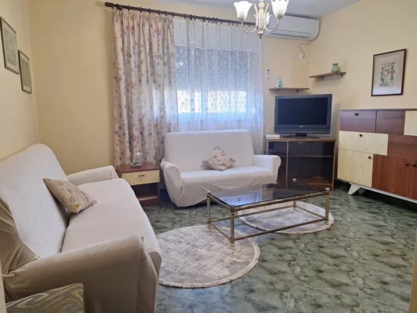 Tirane, jepet me qera apartament 2+1 Kati 5, 75 m² 550 € (STADIUMI DINAMO)