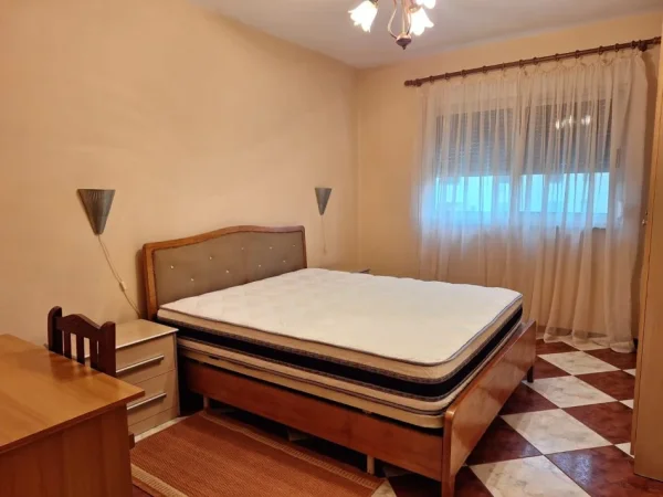 Tirane, jepet me qera apartament 2+1 Kati 5, 75 m² 550 € (STADIUMI DINAMO)