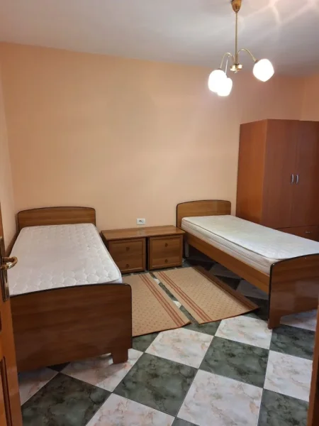 Tirane, jepet me qera apartament 2+1 Kati 5, 75 m² 550 € (STADIUMI DINAMO)