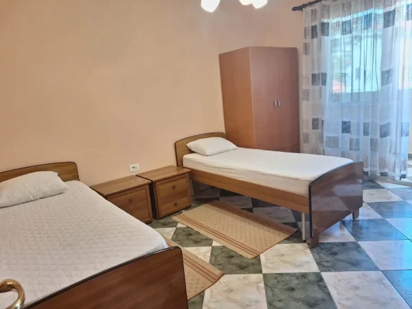 Tirane, jepet me qera apartament 2+1 Kati 5, 75 m² 550 € (STADIUMI DINAMO)